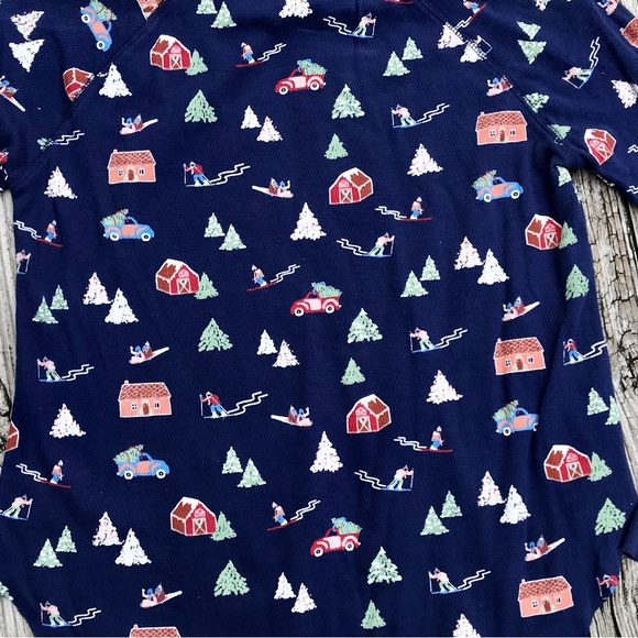 2/$10 NEW Ladies M TRUE CRAFT Blue Tree Farm Holiday Printed Waffle Thermal Top - Picture 7 of 7